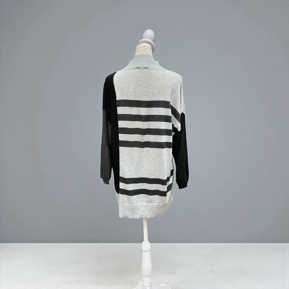 Vince Camuto Mock Neck Knit Sweater in Black/Gray Size Small - Picture 4 of 7